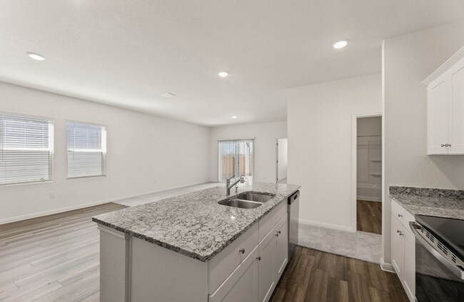 Building Photo - Amazing home ready to move in!