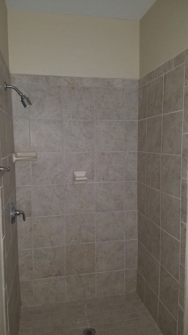 Building Photo - DOWNTOWN LIVING! BEAUTIFUL 3 Bed 2 full 2 ...