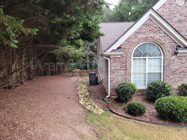 Building Photo - 3241 Cranberry Ln NE