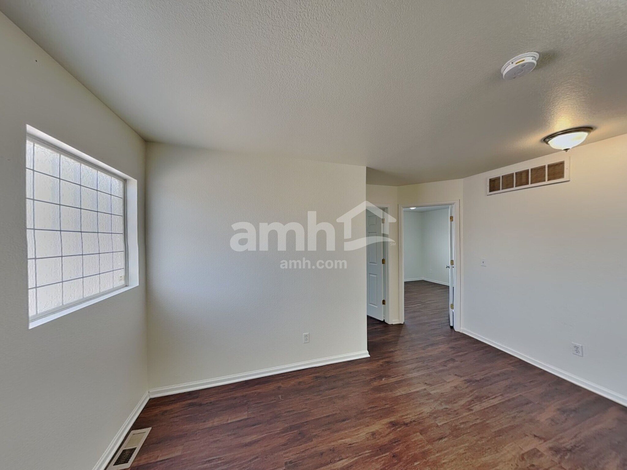 Building Photo - 4570 N Orleans St