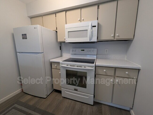 Building Photo - 5138 Woodmark Dr