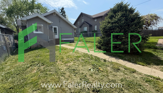 Building Photo - Charming 2-Bedroom Home