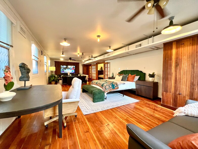 Building Photo - 814 Victorian Alley