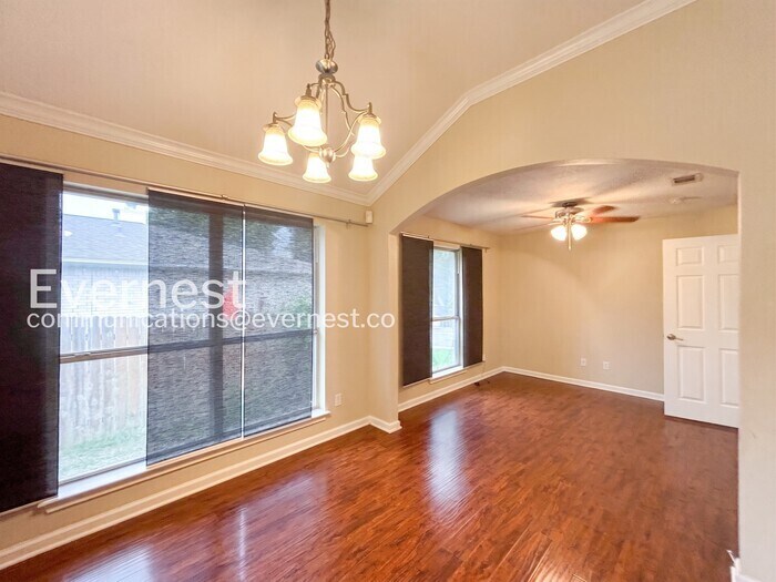 Building Photo - 2315 Chestnut Path