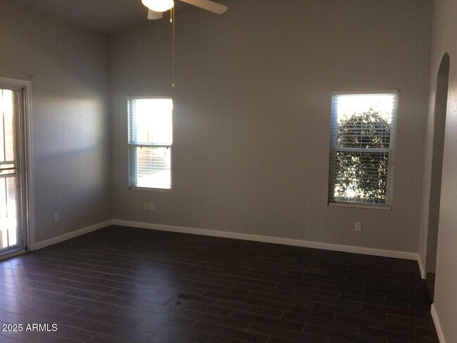 Building Photo - 2240 E Aire Libre Ave