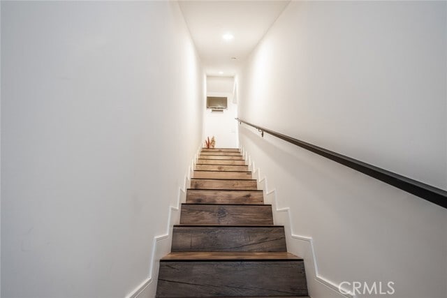 Building Photo - 3143 S Halm Ave