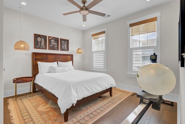 Building Photo - Impressive 4 bedroom home + office with el...