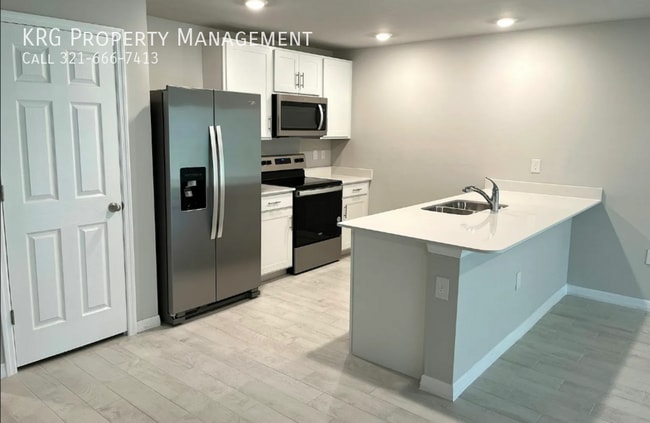 Building Photo - 3020 N Lakewood Rd