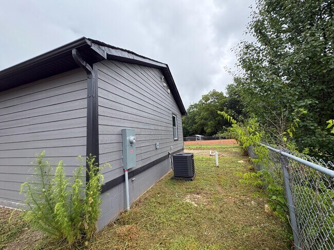 Building Photo - 191 Fort Shoals Rd