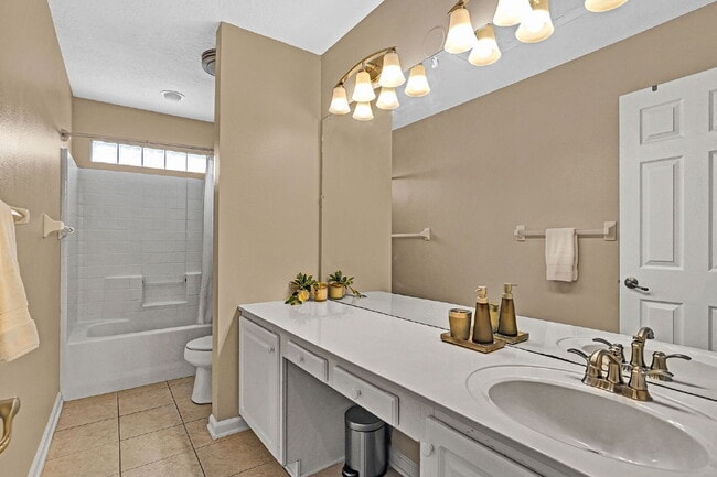 Building Photo - Welcome to your Florida lifestyle! 5 bedro...