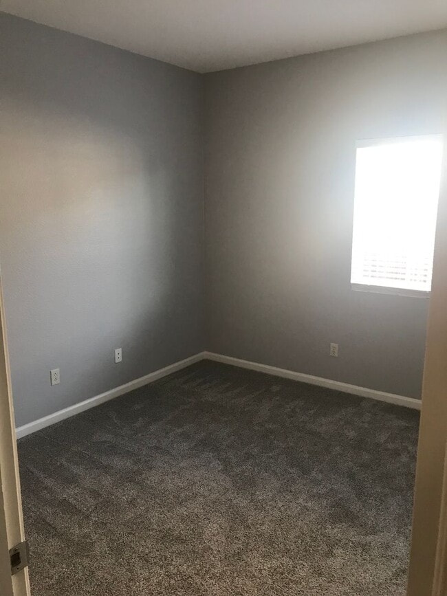 Building Photo - 3 Bed | 2 bath | 1582 SF |  2 Car Garage |  Single Story | Tenant pays $175 for WS&G