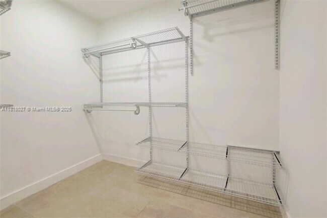 Building Photo - 151 Crandon Blvd