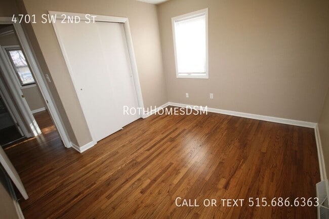 Building Photo - 4701 SW 2nd St