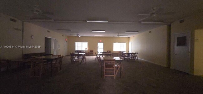 Building Photo - 1200 NW 87th Ave