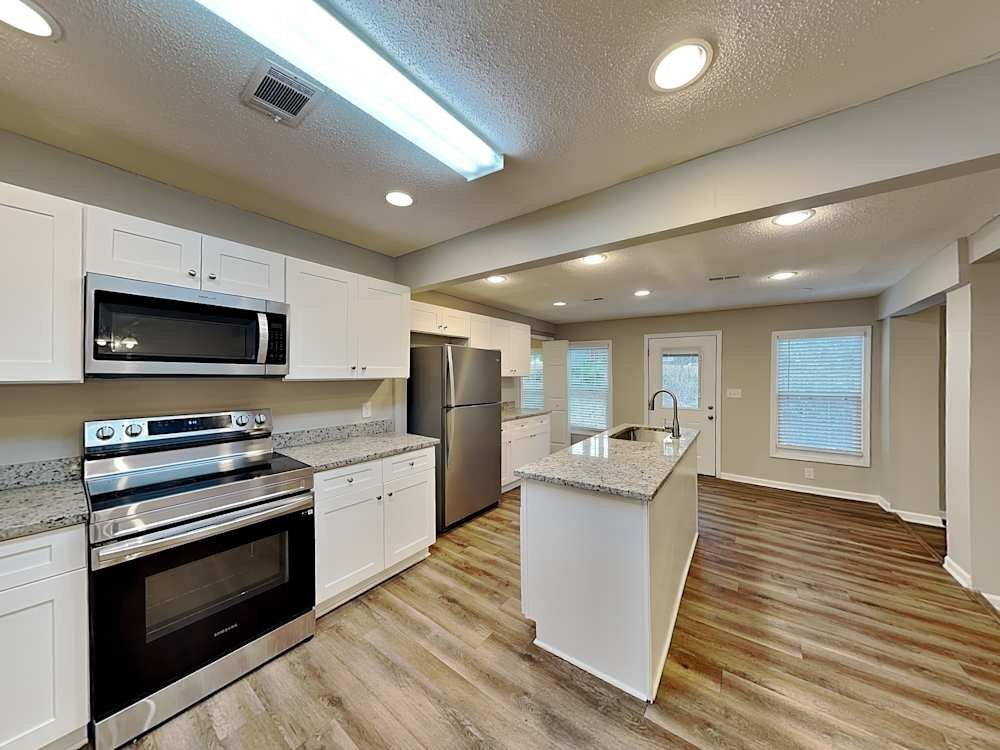 Building Photo - 721 Utoy Cir SW