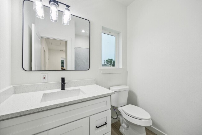 Building Photo - WOW! Modern & Brand-New Home in Samson Park!