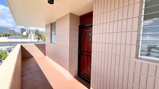 Building Photo - 1634 Nuuanu Ave