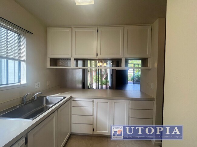 Building Photo - RENT SPECIAL: 50% off 1st months rent if the lease is signed by January 1st! Bright Natural Light...