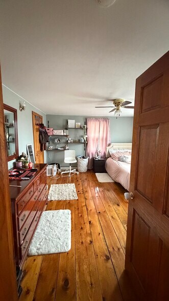 Building Photo - 190 N Main St