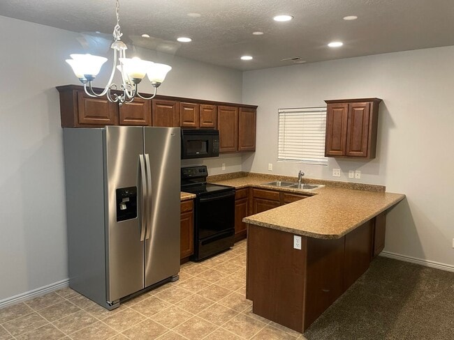 Building Photo - SMV-664 B