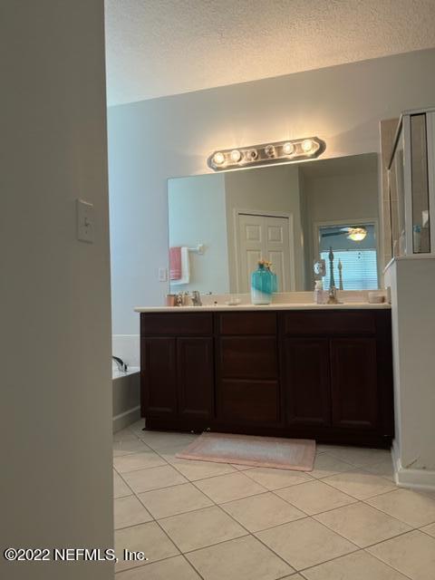 Building Photo - 14688 Falling Waters Dr