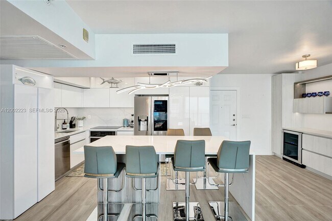 Building Photo - 2501 S Ocean Dr