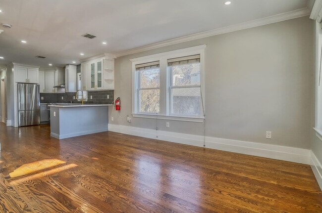 Building Photo - 40 Grant St