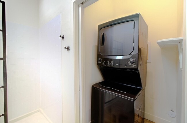 Building Photo - 1221 East Emma Drive