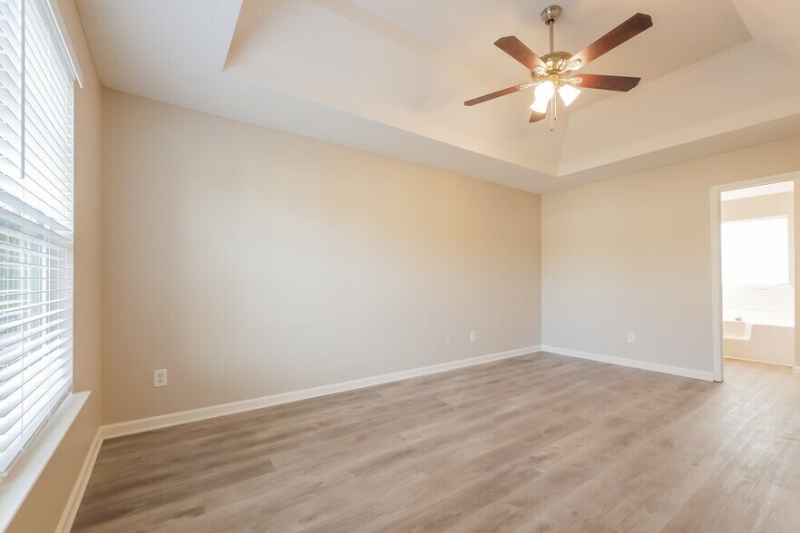 Building Photo - 177 Edison Dr