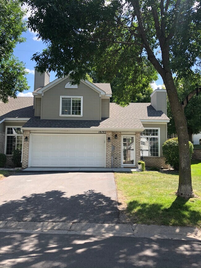 Building Photo - 18195 Cattail Ct