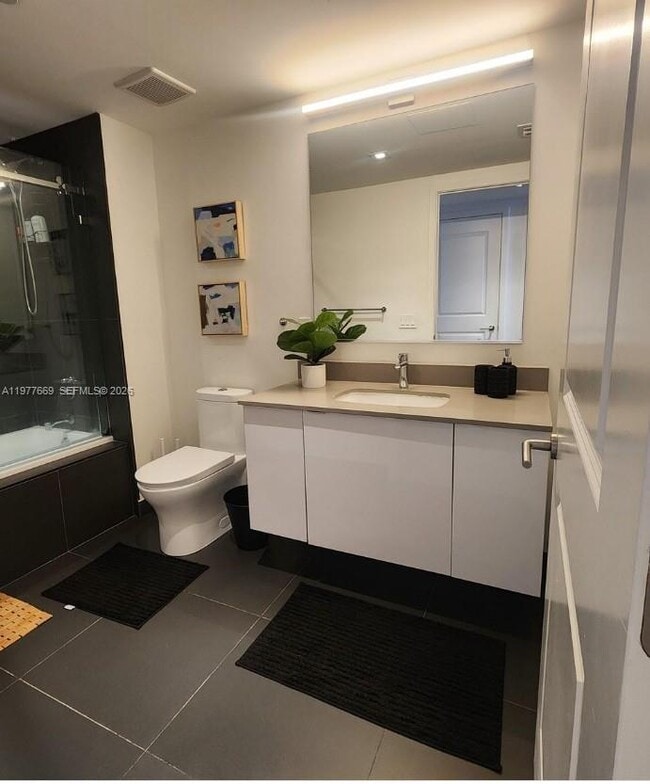 Building Photo - 1600 NE 1st Ave