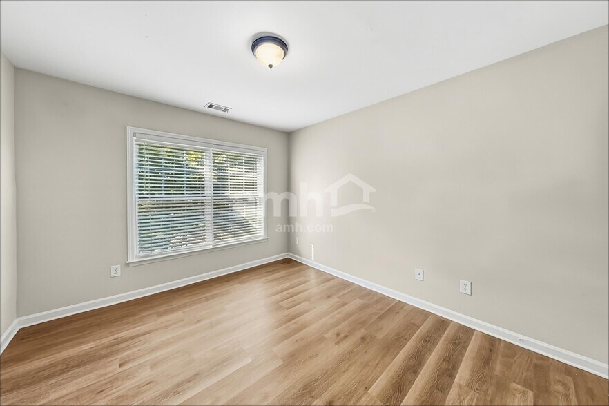 Building Photo - 1396 Revel Cove Dr SW