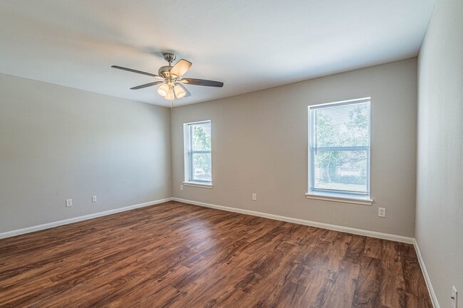 Building Photo - 10061 Sharpton Dr