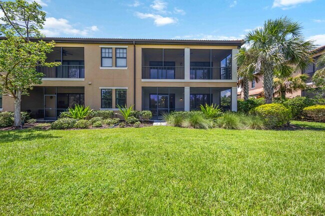 Building Photo - "Spacious 2-Bed, 2-Bath W/Den Condo Retrea...