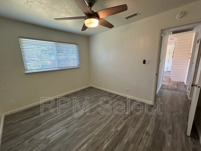 Building Photo - 2367 Pinturo Way