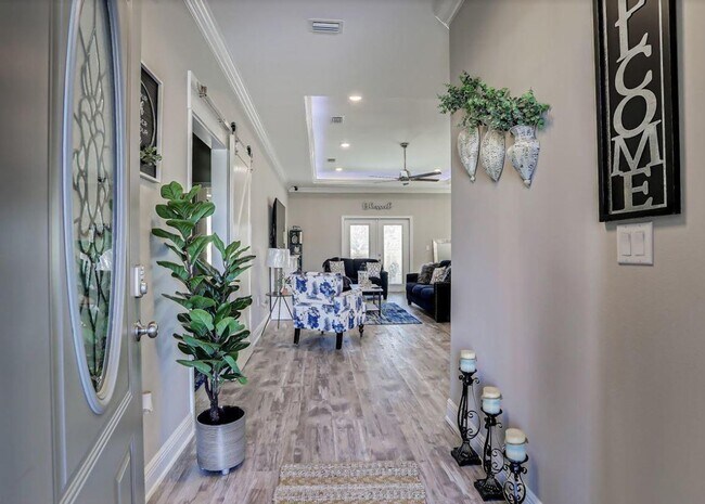 Building Photo - All Brick 4 Bedroom in Mary Esther!