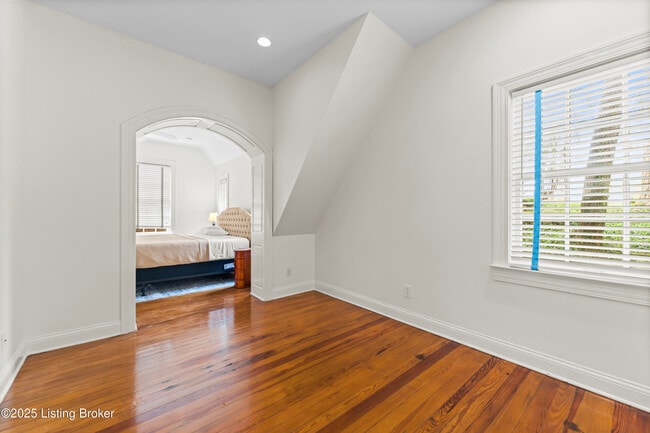 Building Photo - 4318 Glenview Ave