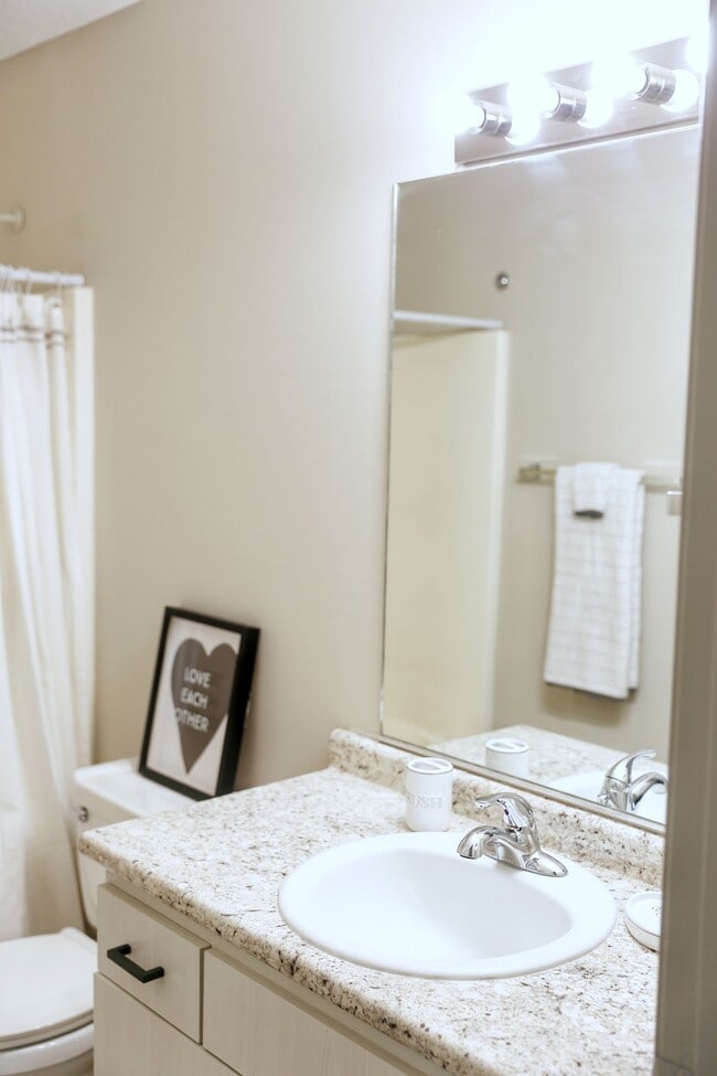 Building Photo - The Vista