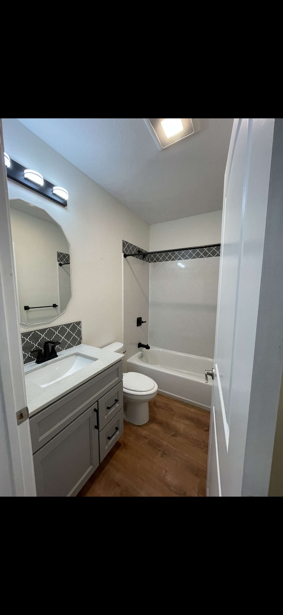 Building Photo - 675 25th St