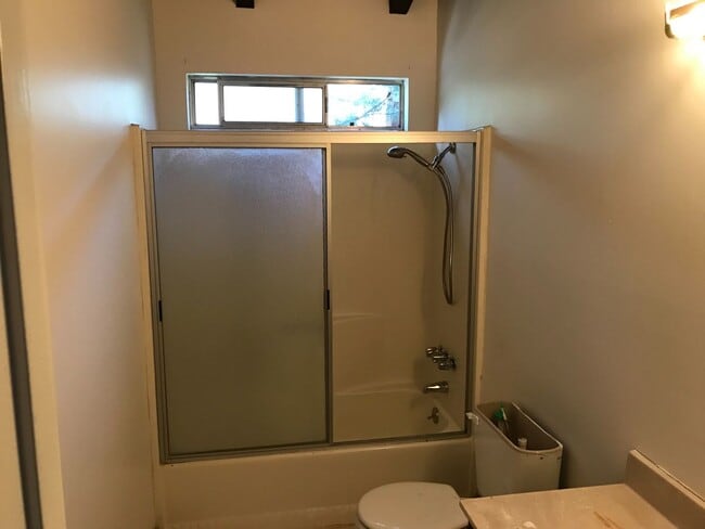 Building Photo - *LONG TERM RENTAL* Unfurnished