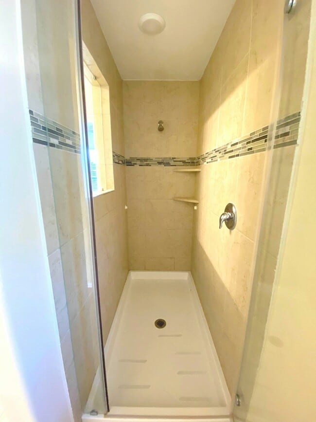 Building Photo - 29880 Dovetail Blf Ln