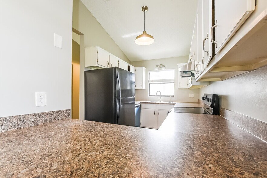 Building Photo - 8611 Drayton Ct