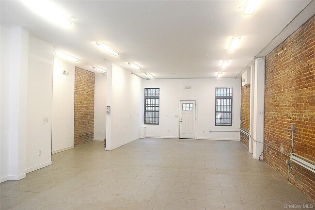 Building Photo - 3043 Fulton St