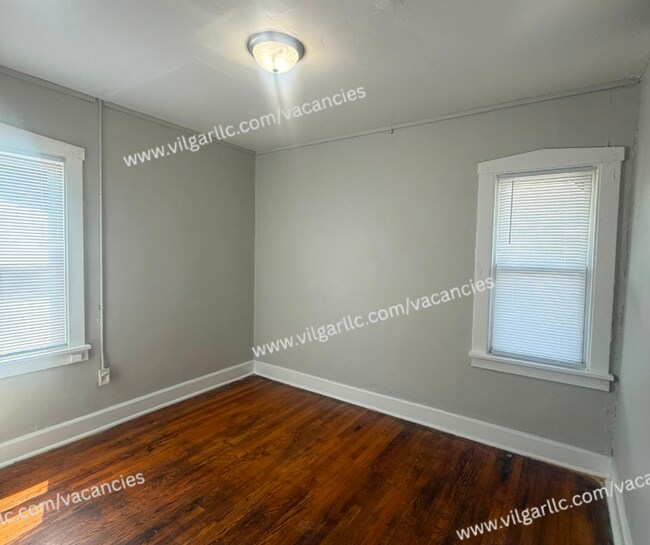 Building Photo - 4002 Alder St