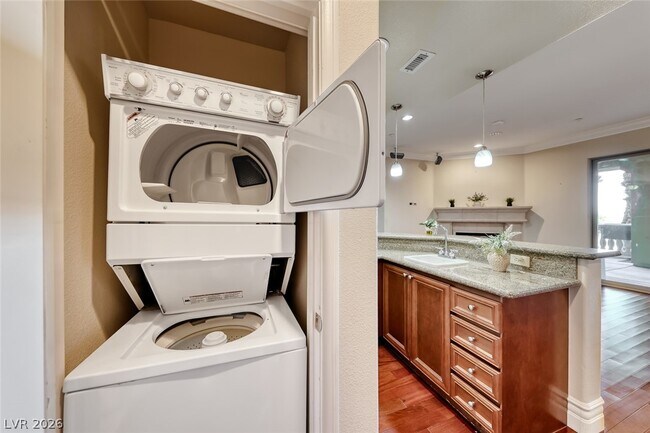 Building Photo - 20 Via Mantova