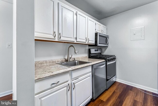 Building Photo - 3832 Bel Pre Rd