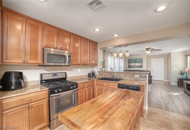 Building Photo - 504 Beckton Park Ave