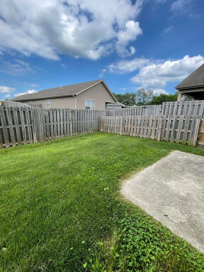 Building Photo - Two Bedroom Single Family Home