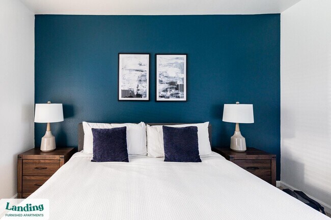 Building Photo - 1000 Henderson St