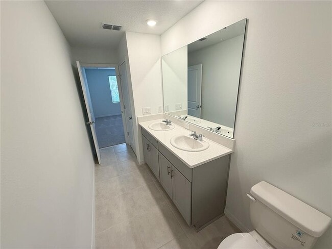Building Photo - 3102 Skyline Lp
